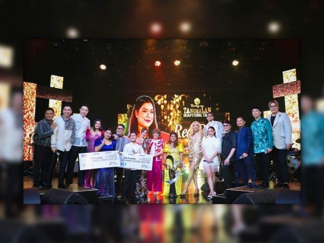 Its Showtime hosts, Rea Gen Villareal, Eunice Encarnada, Vensor Domasig