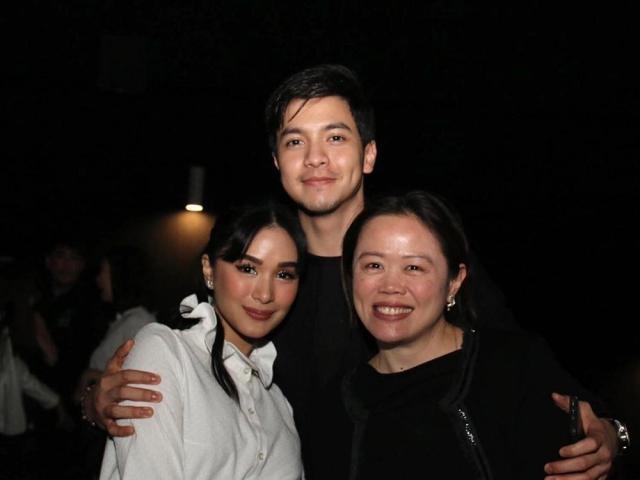 GMA Artist Center talents attend special block screening for Hello Love Goodbye