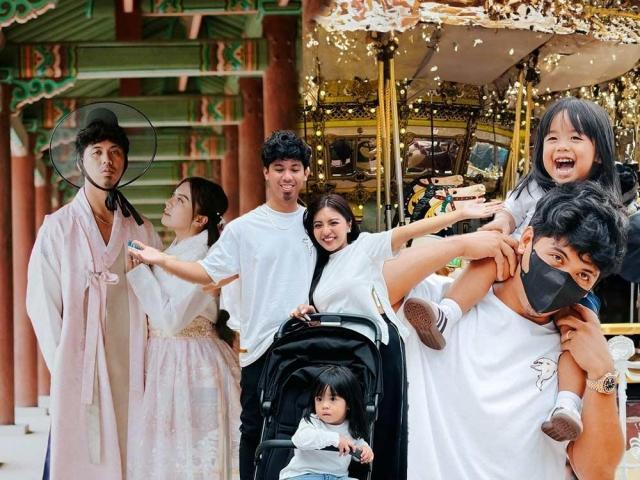 Cong TV and Viy Cortez in South Korea