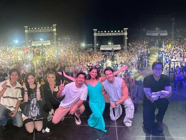 Kapuso stars Kapuso Fiesta