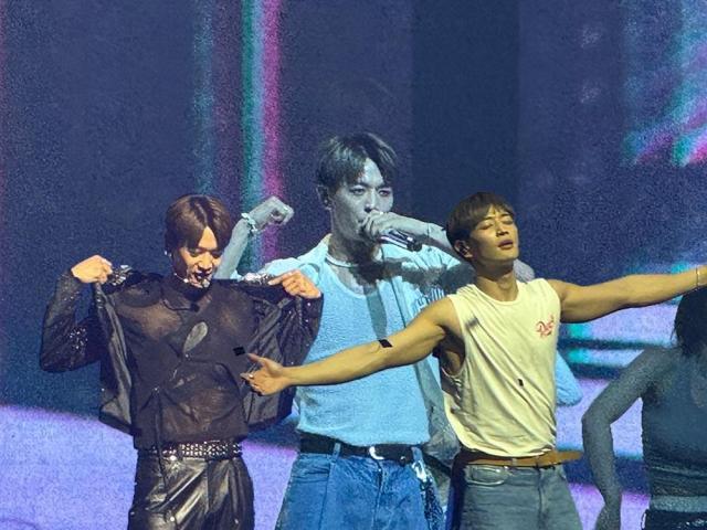 MEAN: on sight　ジップアップフーディ　SHINee　ミノ MINHO PHOTO EXHIBITION [MEAN : on sight] 📸Credit To The