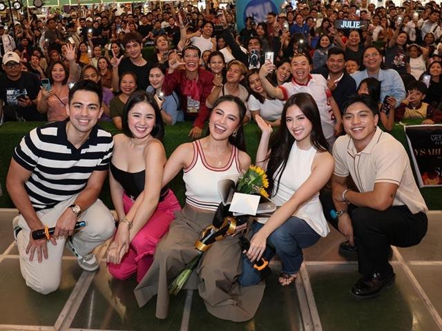 SLAY cast mall show