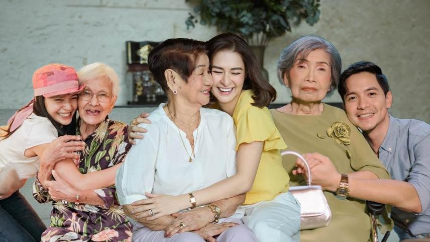 Celebrities na lumaki sa lolo at lola