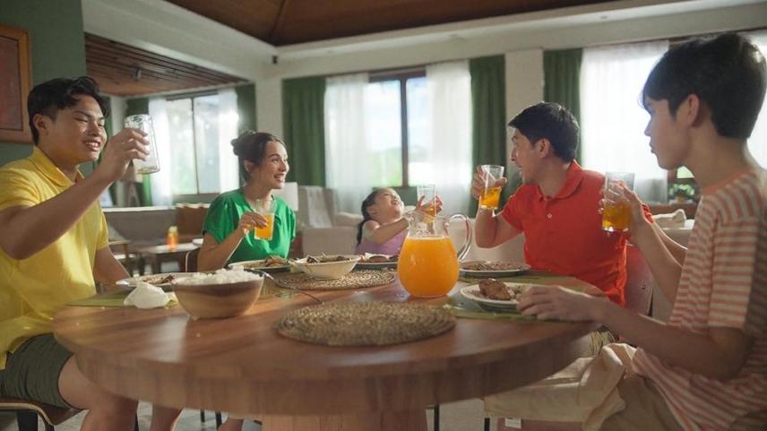 Dennis Trillo, Jennylyn Mercado, family
