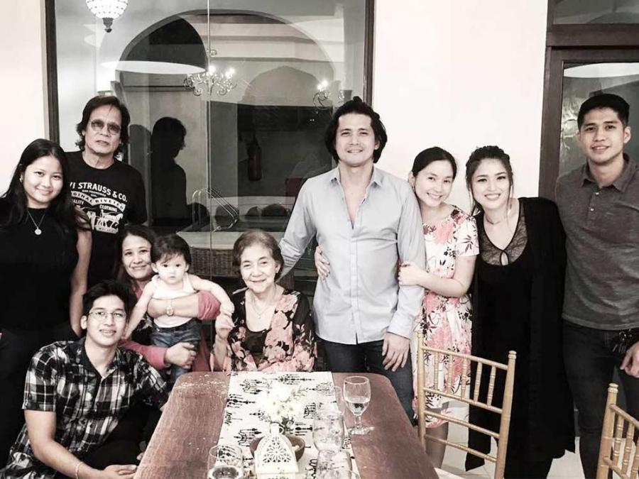In Photos Kylie Padilla And Aljur Abrenica S Families Finally Meet Gma Entertainment