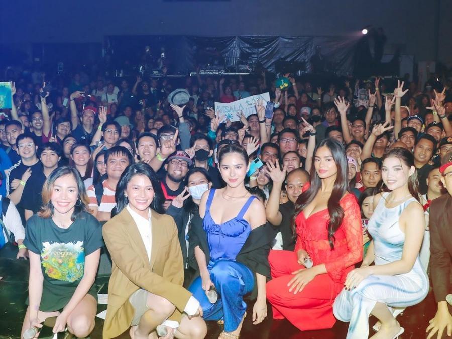 Bianca Umali, Faith Da Silva, Angel Guardian, and Rhian Ramos with fans