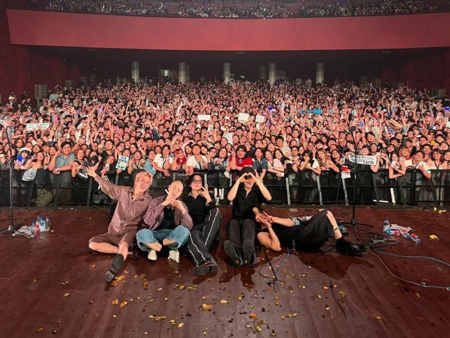 wave to earth's 2nd day 'First Era Concert'