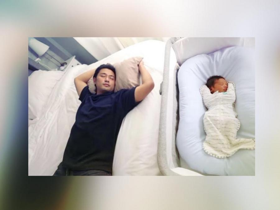 Adorable sleeping photos of celebrity dads with their babies 
