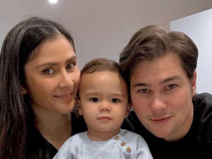 The beautiful family of Phil Younghusband