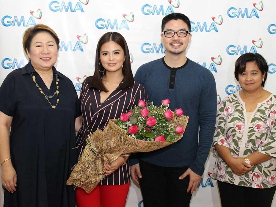 In Photos Bea Binene Renews Her Contract With Gma Gma Entertainment