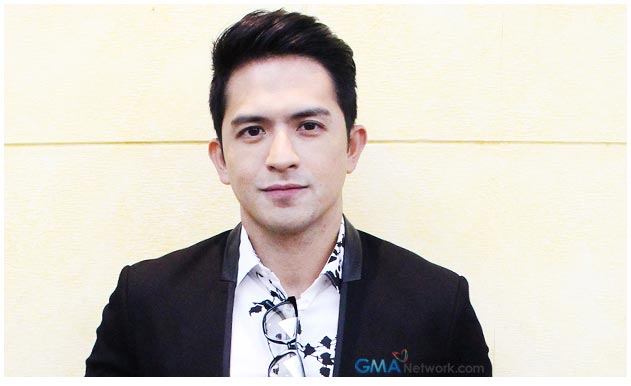 Dennis Trillo receives Dekada Award at the 30th PMPC Star Awards for ...