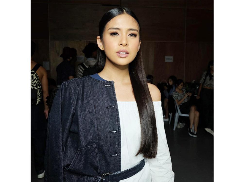 Straight middle part