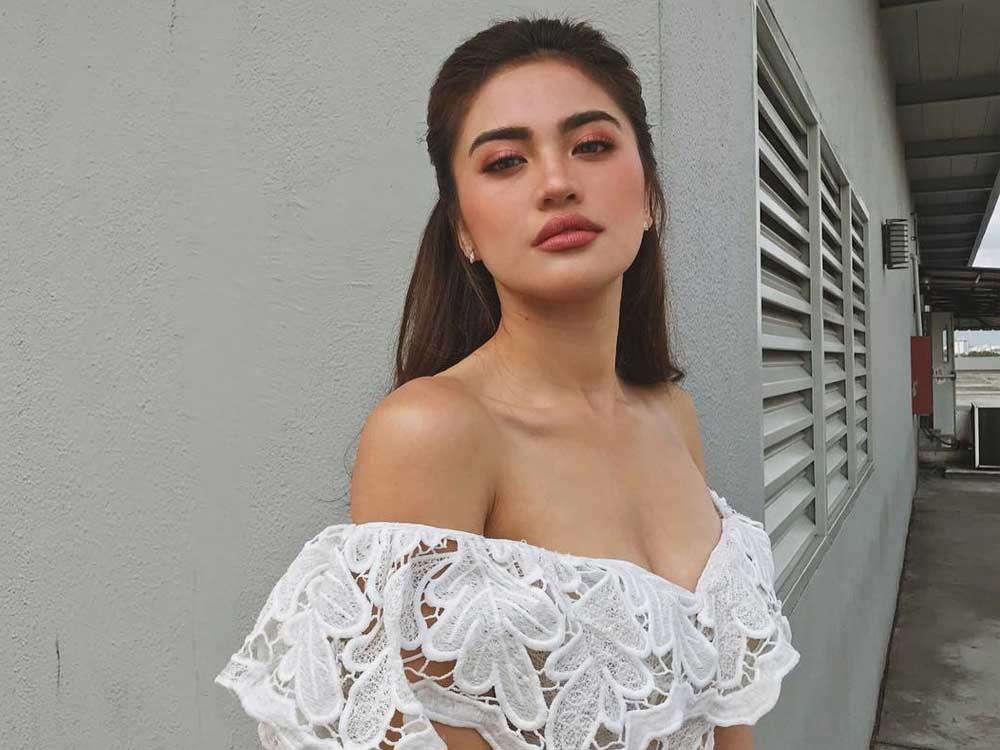 Off-shoulder