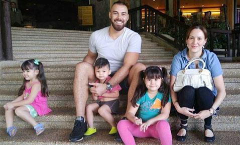 Kendra, Scarlett, and Gavin