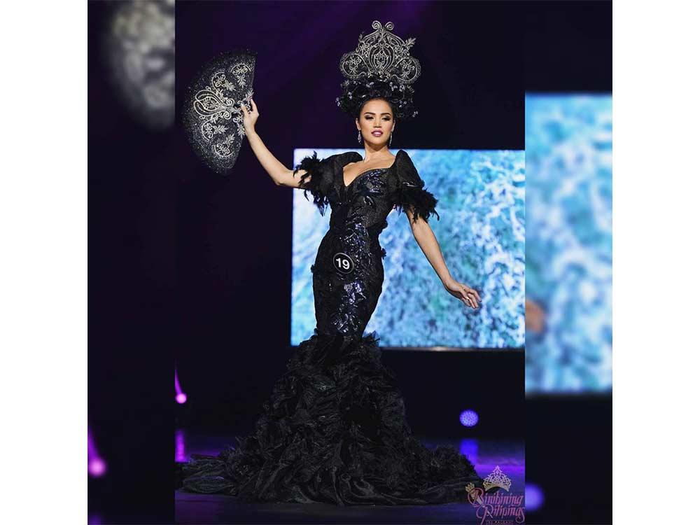 She's trained by queenmakers