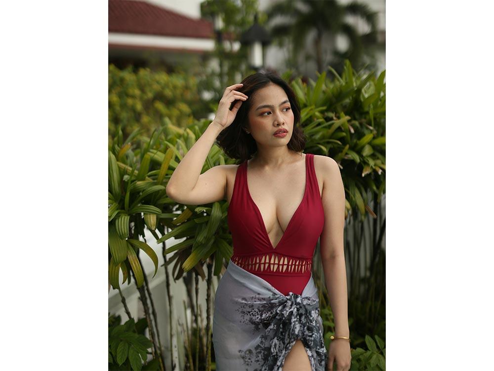 Denise Barbacena as Eula