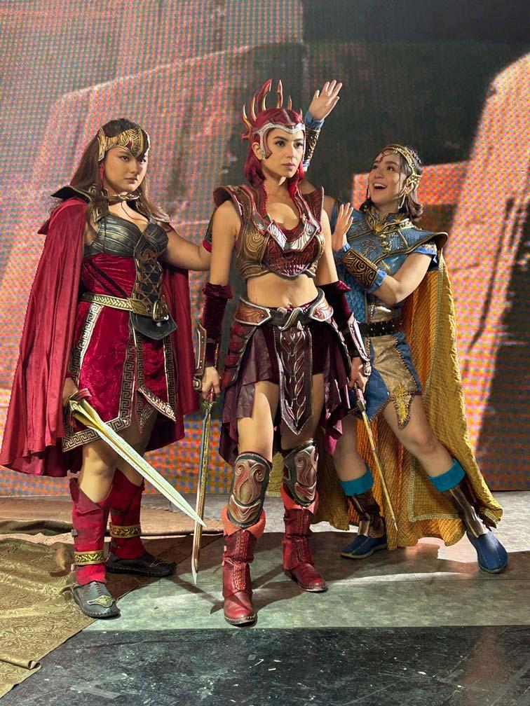Mira, Pirena, at Lira