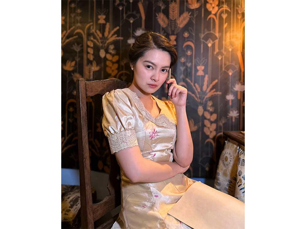 Adelina at ang kanyang panulat