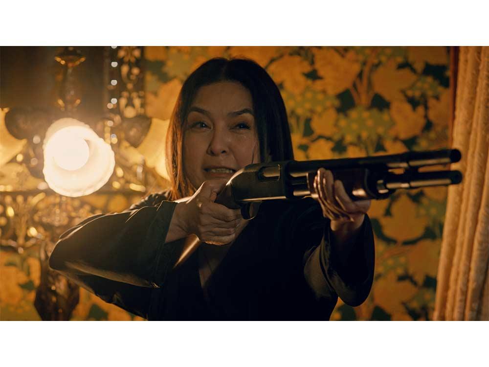 Aurora at ang kanyang shotgun 