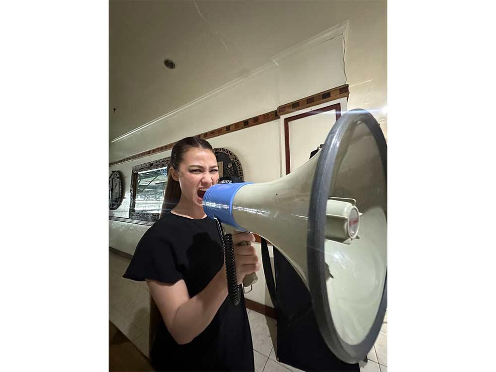 Shaira at ang kanyang megaphone