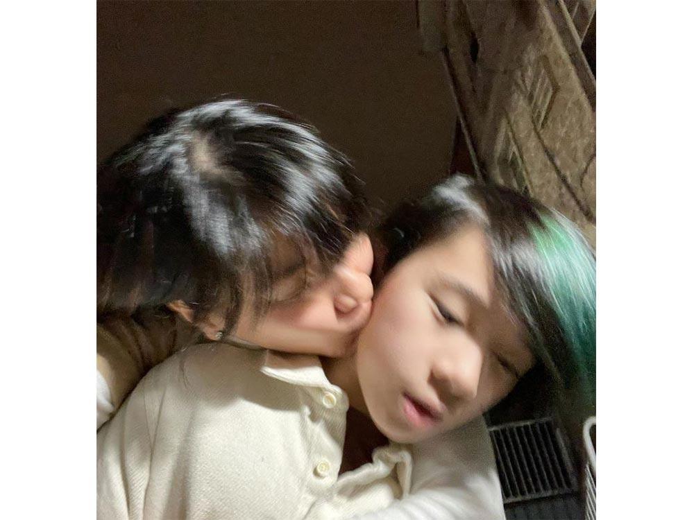 LJ Reyes as a clingy mom
