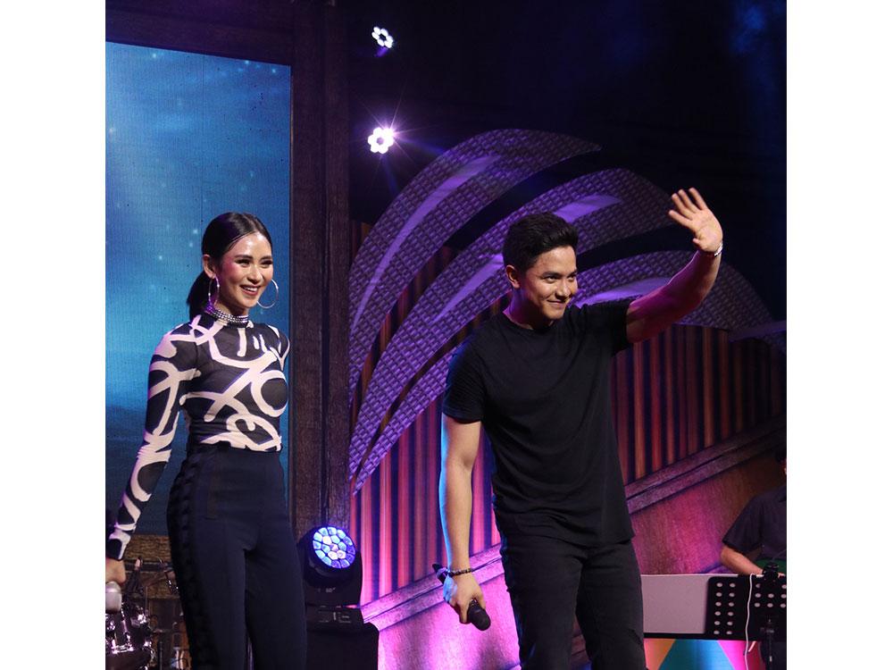 Alden Richards with Sarah Geronimo