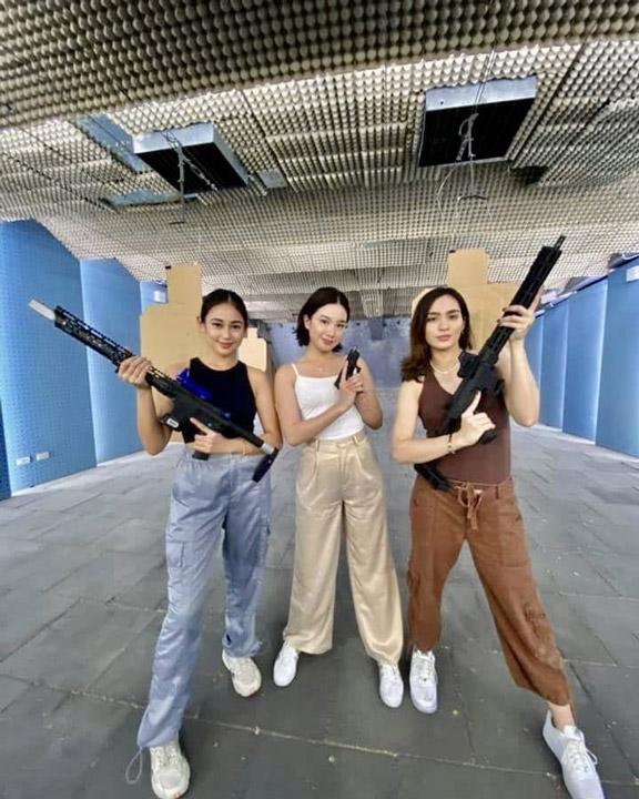 Elle Villanueva and Sophia Senoron