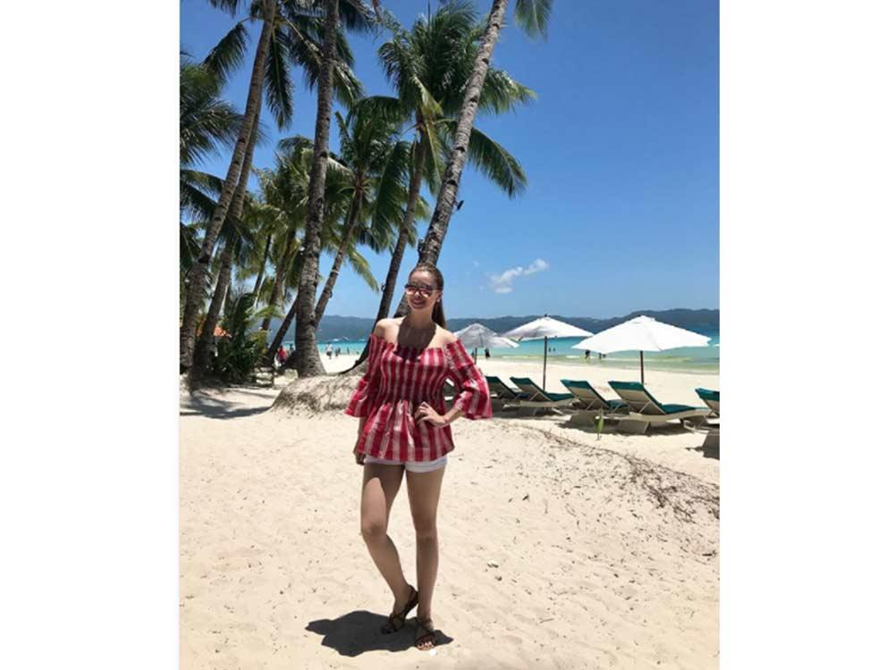 SexyInRed Balik Kapuso Sunshine Cruz is sexy hot at 40 GMA