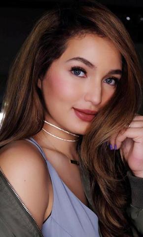 Sarah Lahbati