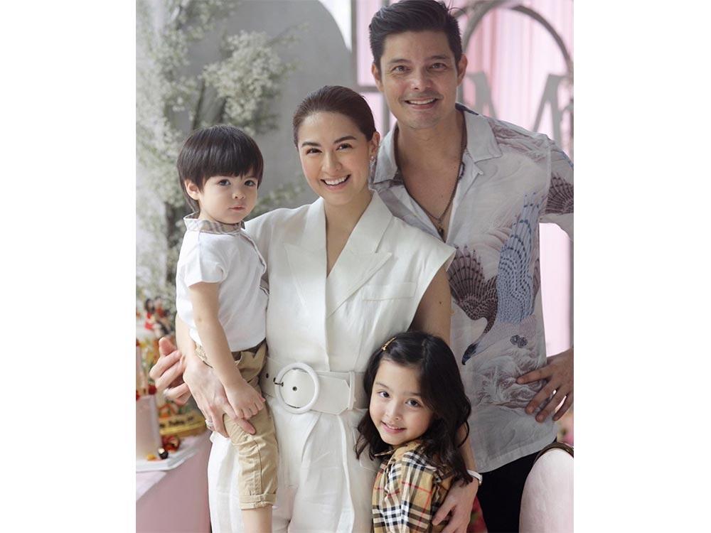 Star couple Dingdong Dantes, Marian Rivera get 'Sinovaxed' in Taguig