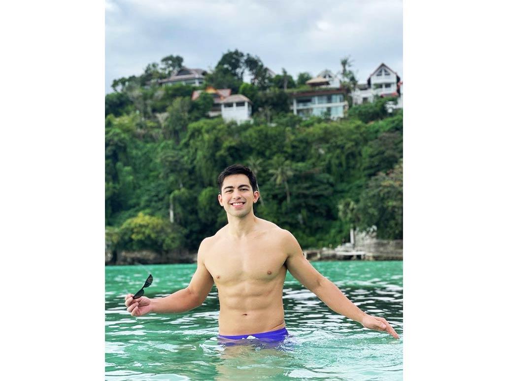 Hunk singer at actor