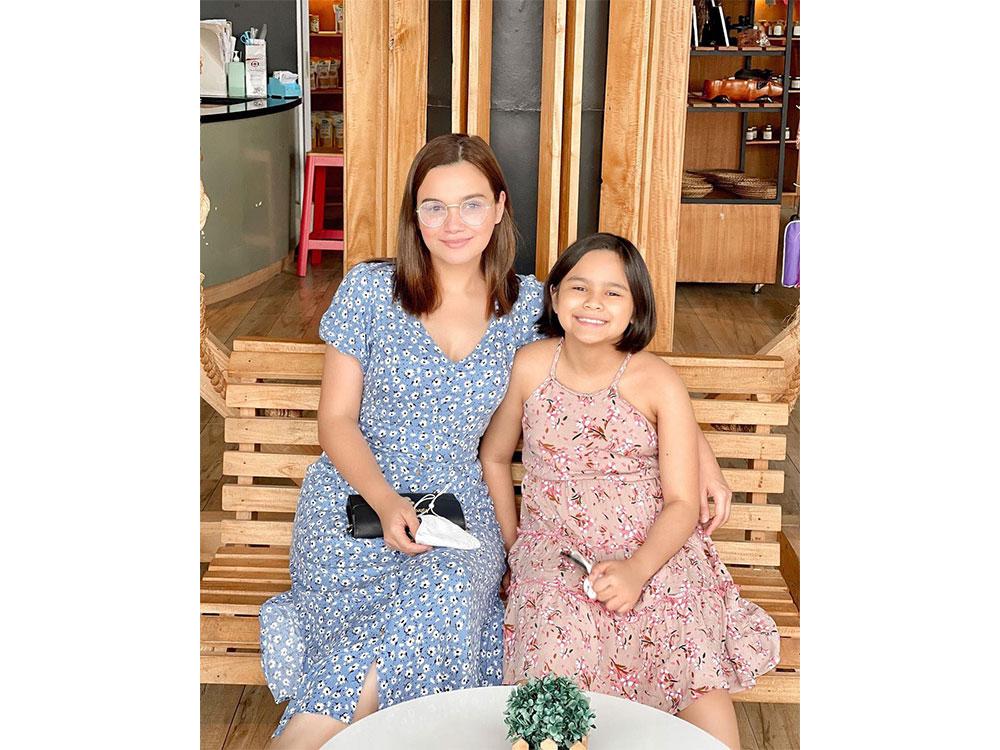 Yasmien Kurdi and Ayesha Zara