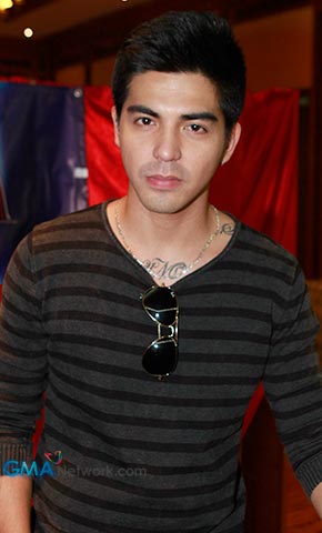 A glimpse of 'Rhodora X'