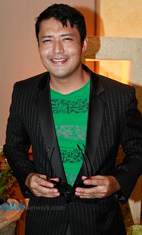 A glimpse of 'Rhodora X'