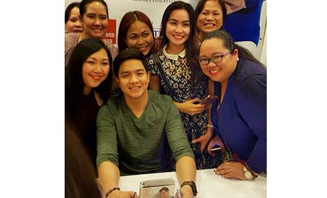 Alden with fans from Dubai
