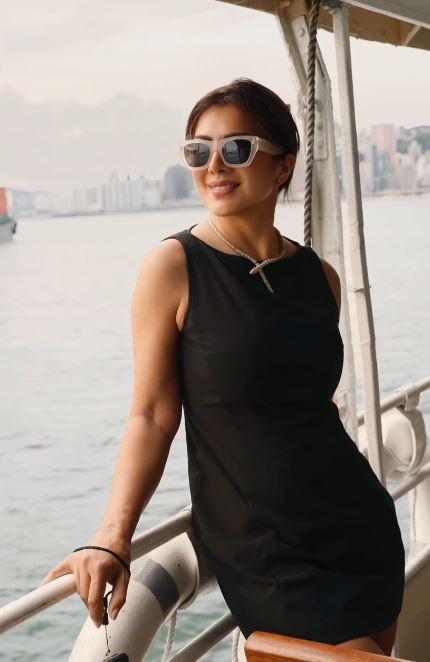Alice Dixson travel inspo