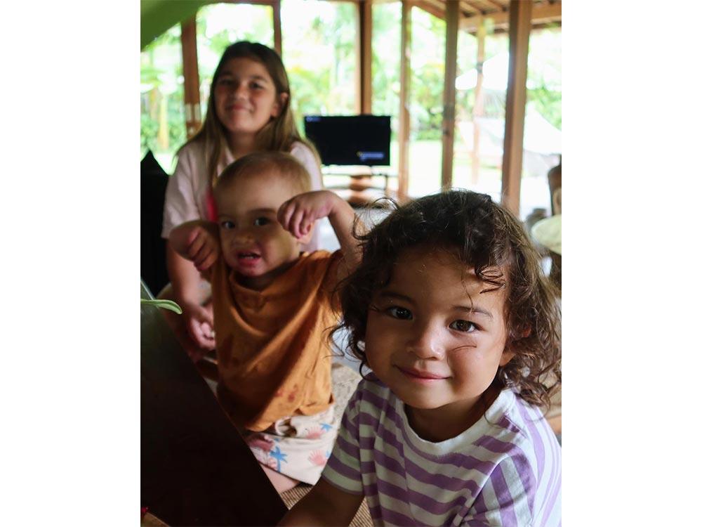 Ellie, Lilo, and Koa moment