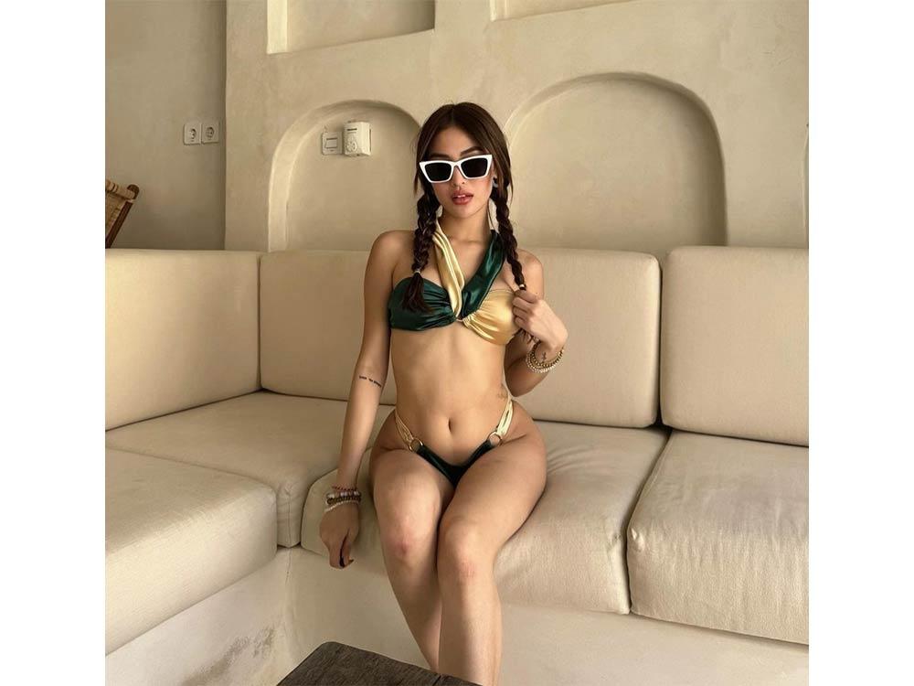 Bikini looks 