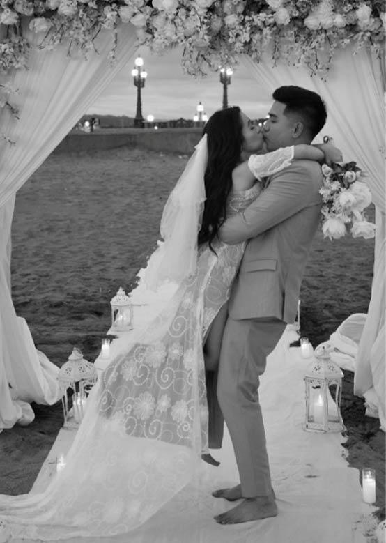 Couple's Kiss
