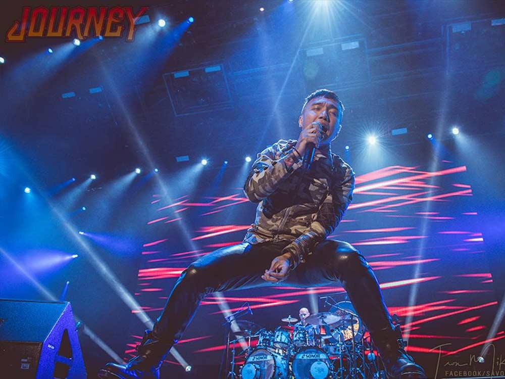 Debut as Journey lead singer