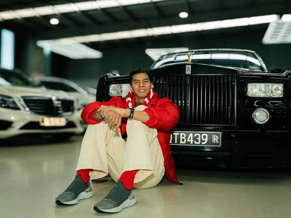 Strikto sa ibang bagay