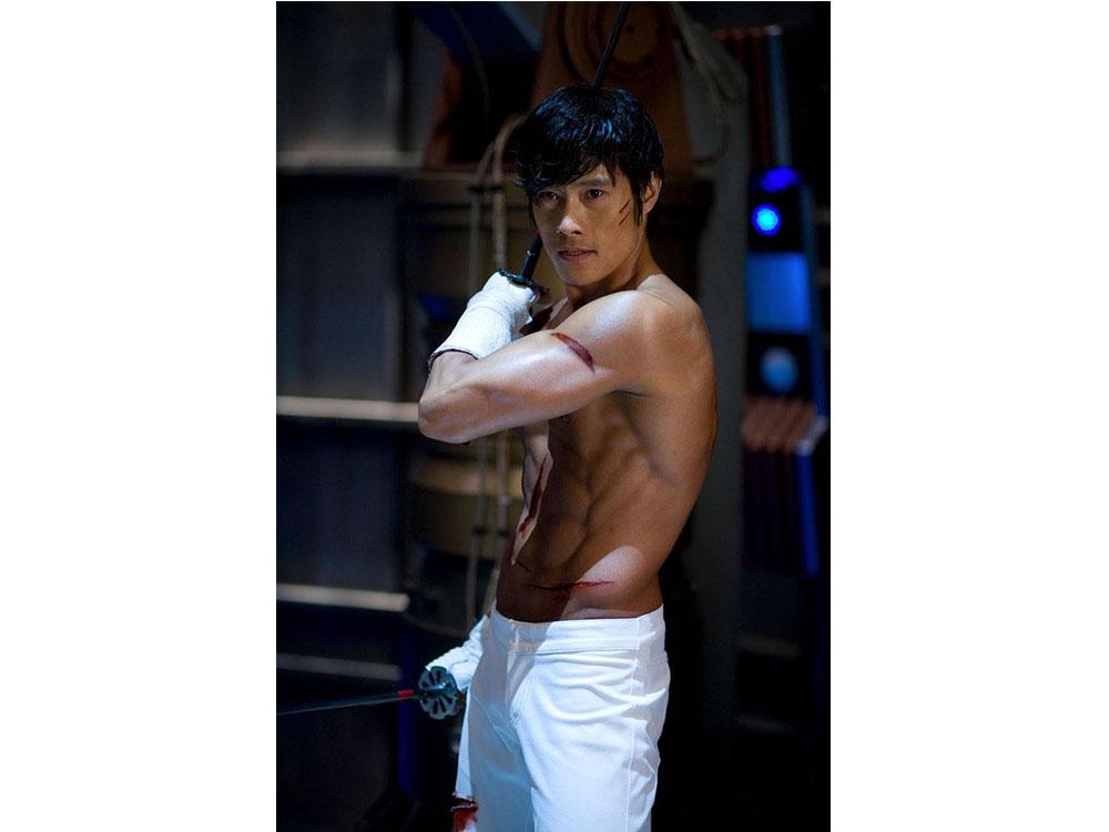 lee byung hun abs