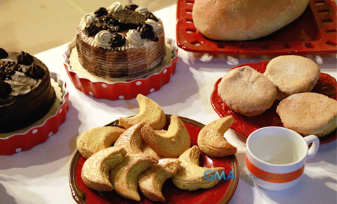 Fun moments with Aljur and Kris at the 'Coffee Prince' plug shoot