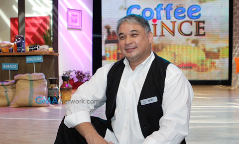 At the press conference of the Philippine version of 'Coffee Prince'