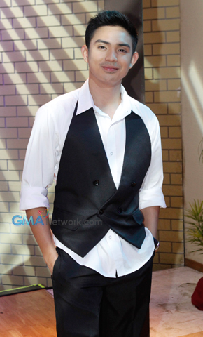 At the press conference of the Philippine version of 'Coffee Prince'