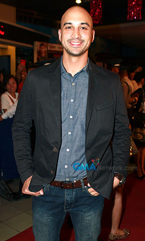 At the red carpet premiere of 'Sosy Problems'