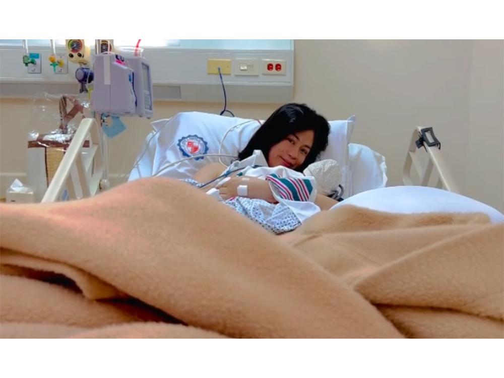 Toni and Paul Soriano winelcom ang kanilang baby girl