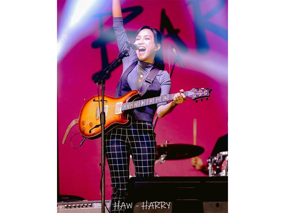 Male vs female rock artists