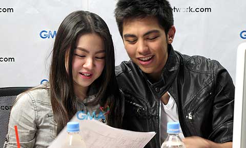 Barbie and Derrick's moments at the GMANetwork Live Chat
