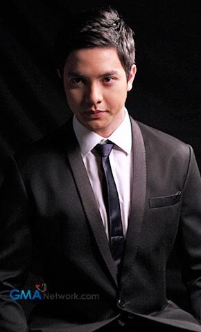 Behind the scenes at the pictorial of Mundo Mo'y Akin